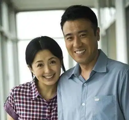 于和伟妻子,支持老公资助8个哥哥姐姐,恩爱30年生一女