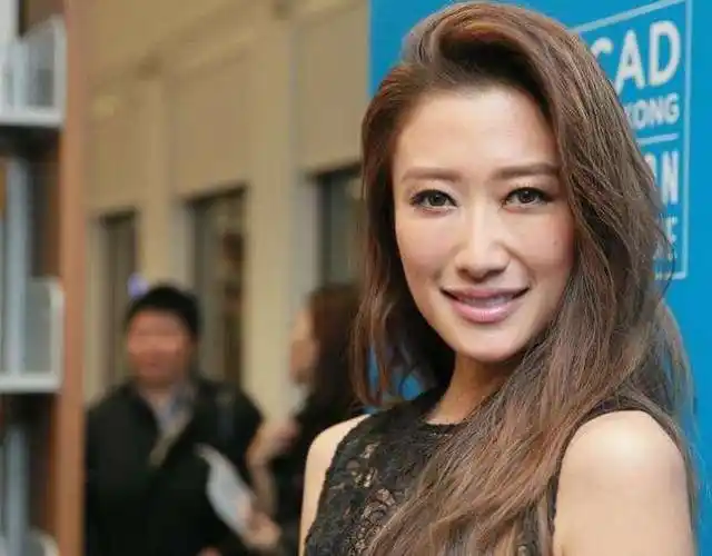 谢婷婷未婚生女无名分,港媒曝谢霆锋因此大为恼火与妹妹冷战数,不管