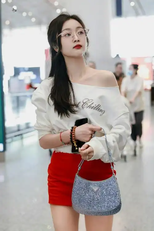 吴宣仪机场路透