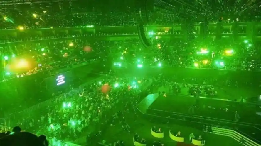 肖战的红海和王一博的绿海!真的太般配了救命!昨晚同框圆满了