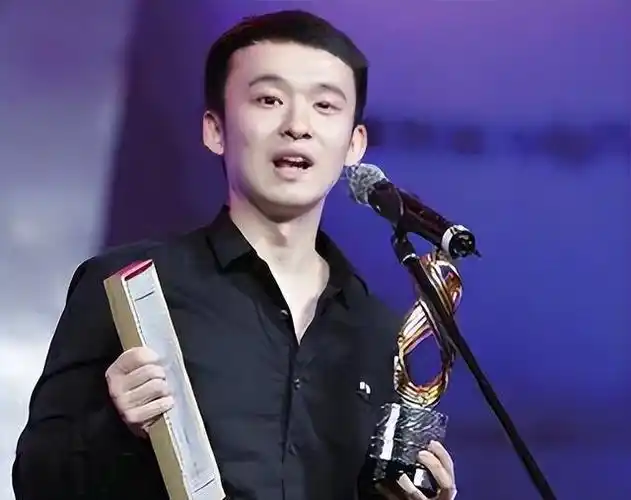 31岁的董子健终于在2024年初打了一场漂亮的翻身仗