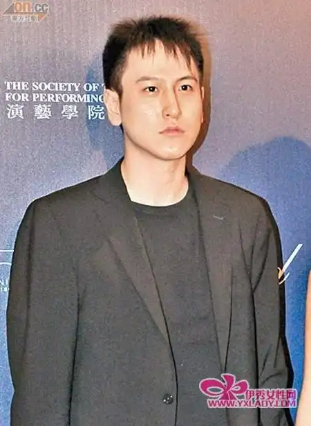 徐子淇着蛋糕装疑有喜 汤珈铖否认与张雨绮拍拖