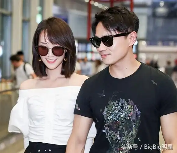 蓝盈莹和男友曹骏,甜甜的微笑尽显美
