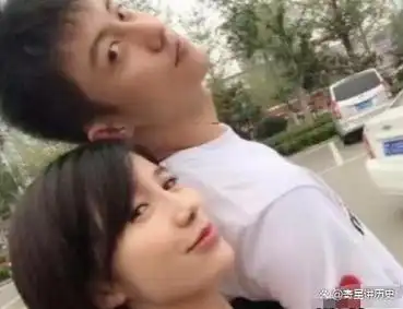 黄景瑜:16岁辍学,半路走红,因在内娱"服兵役",被央视点名