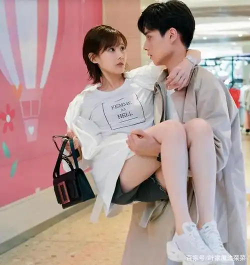 李一桐胡一天cp感强 都爱吃"道具食物"