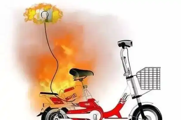 我市一小区居民在楼道内"飞线"充电引发火灾|插座|电线|电动车_网易