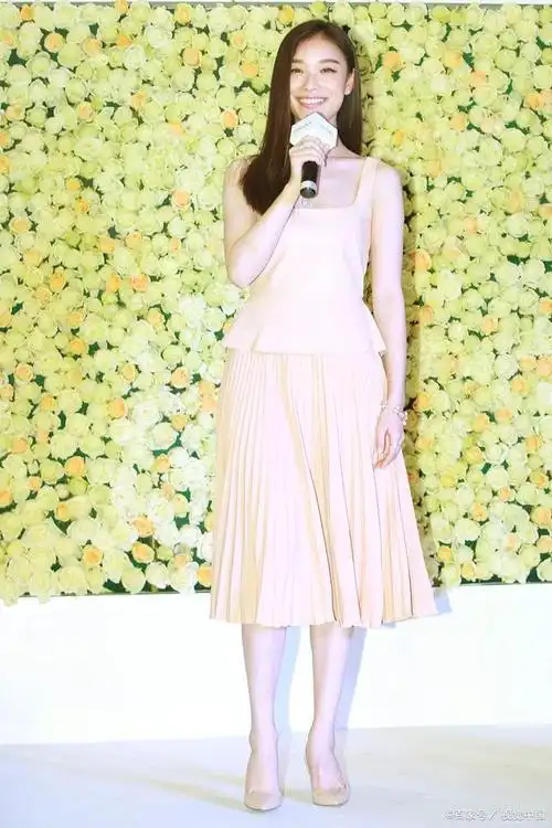 女明星夏日连衣裙穿搭