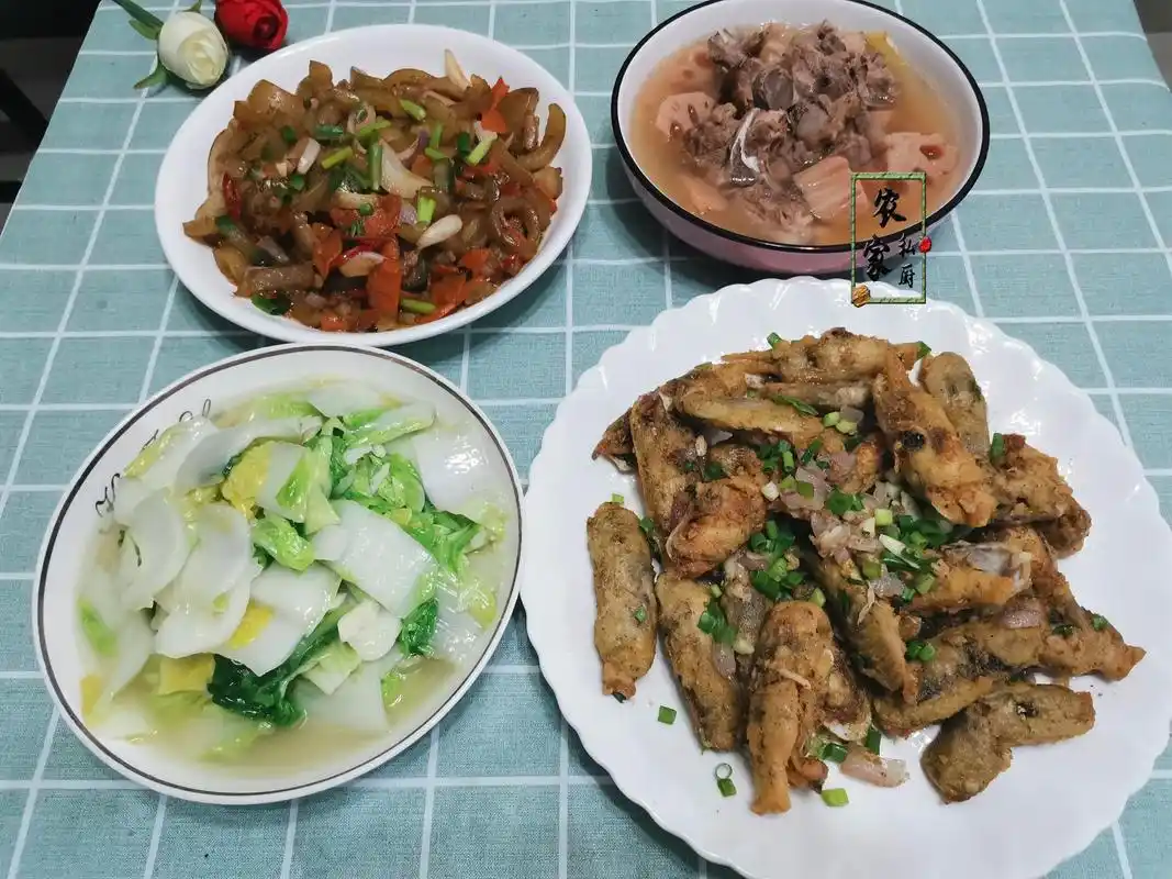 媳妇做的日常午餐,网友感慨:三菜一汤很精致,家里有个女人真好