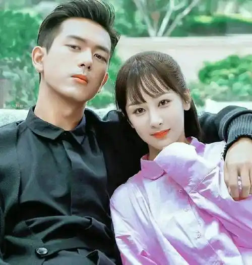 杨紫有旺搭档体质却无恋爱运,与张一山李现肖战成毅都没恋情火花_绯闻