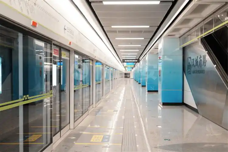 试乘西安地铁5号线一百张美图打卡大西安