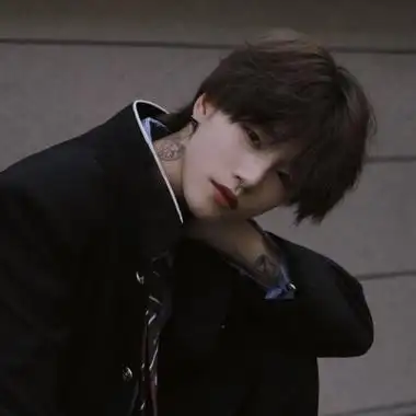 高清帅气的头像男生西装霸气冷酷图片