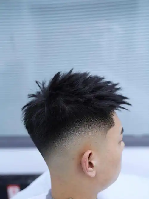 渐变效果,有点修图,但是很干练清爽.#男士发型参考 #怀化男士发型设计