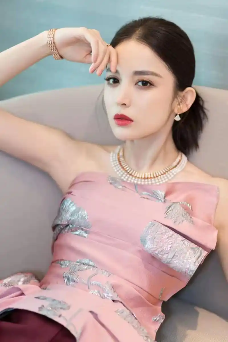 演员古力娜扎高清壁纸写真