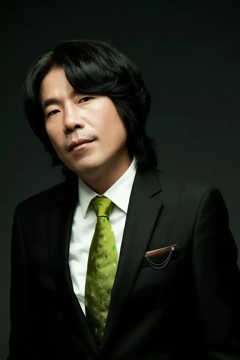 韩国影坛"最佳绿叶配角"吴达洙也卷入了这起事件中,在被爆出性侵丑闻