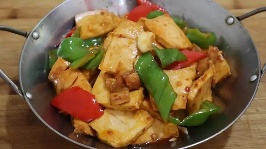 这才是干锅千页豆腐的正确做法,味道超赞,下酒又下饭,超过瘾