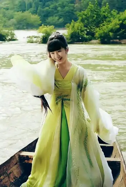 《聊斋志异》中的《婴宁》:丈夫的傻白甜,流氓的粉骷髅