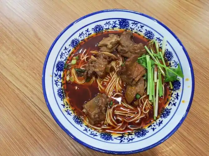 疯狂掌门人108款重庆小面做法:no.5:红烧排骨面