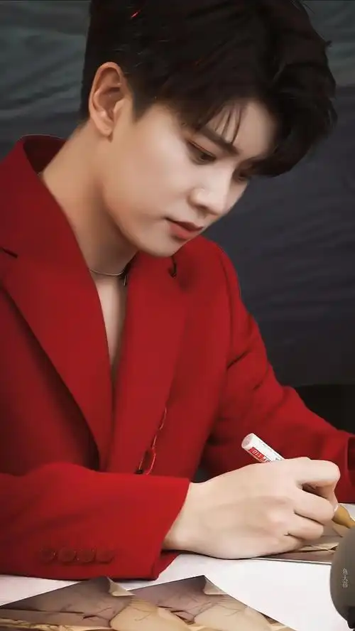 下个月任嘉伦发专辑