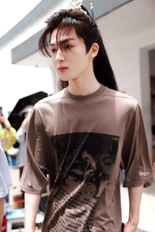 醉春风#朱正廷《少年白马醉春风》今日出妆,飘逸的长发,柳月公子好仙!