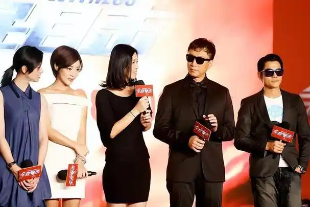 八年龙套到双料最佳女配邓家佳的成功离不开四条唐氏表演法则