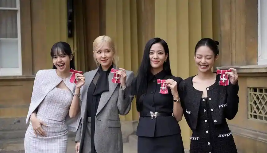 blackpink全员与yg完成续约,新专辑,大型巡回演唱会