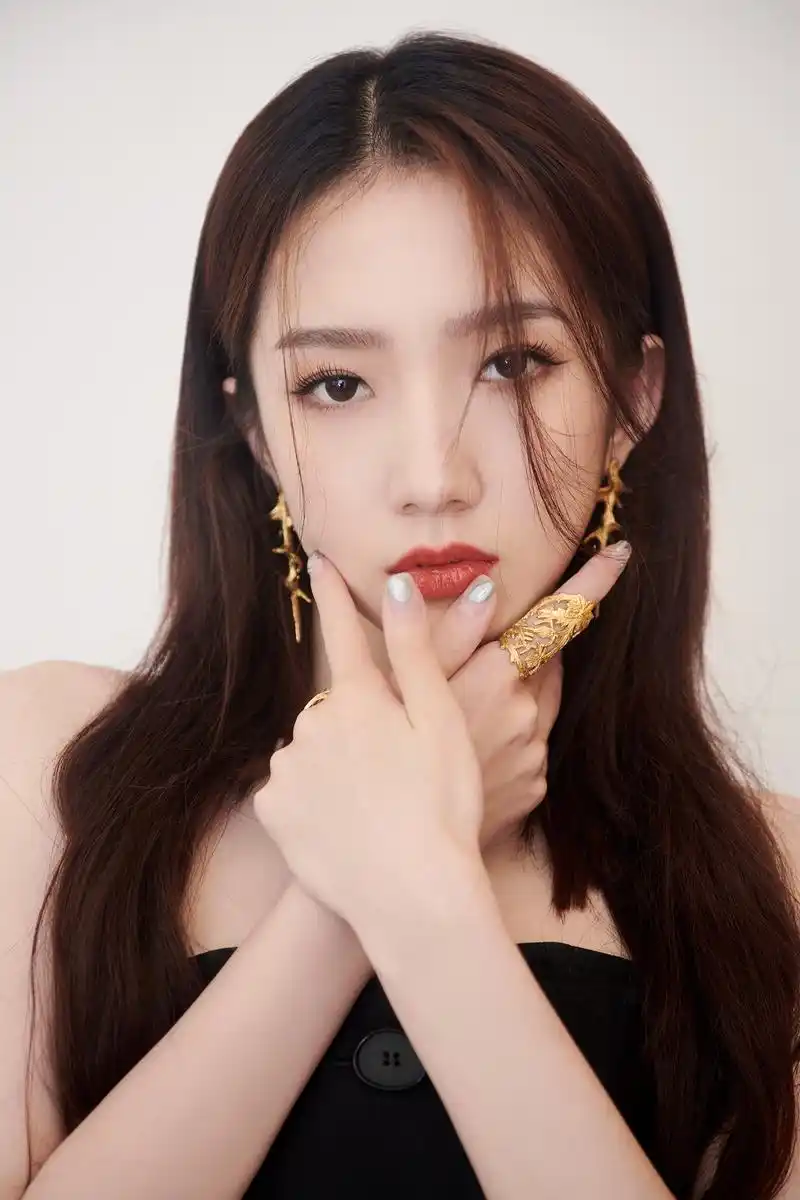 孟美岐,1998年10月15日出生于河南省洛阳市,<span class="ref"