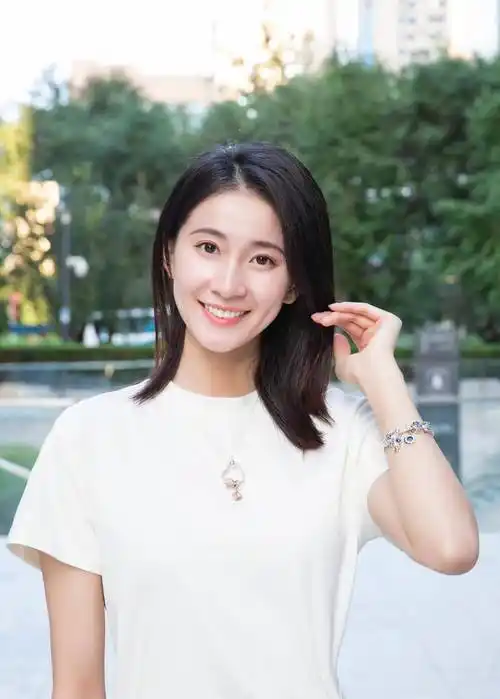 原创孙杨绯闻妻子张豆豆才貌双全代言多个品牌具备网红气质