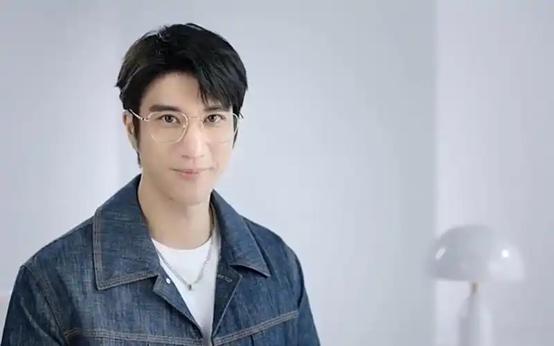 【王力宏】鸿晨镜片宣传,牛仔外套帅的!