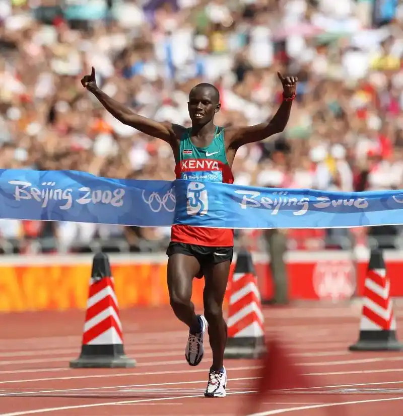 万吉鲁为肯尼亚夺得该国奥运会马拉松历史首金.