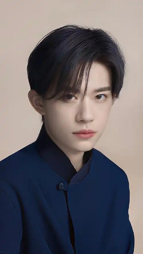 易烊千玺阿玛尼美妆全球品牌代言人