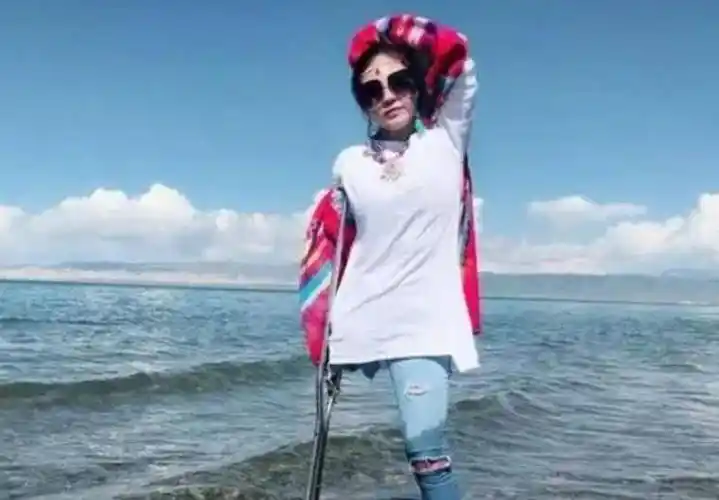 原创2019年河南单腿美女做电焊工被300人表白如今怎样了