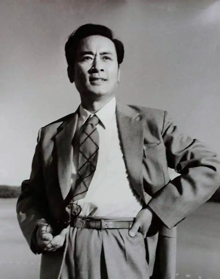 回顾著名演员庞学勤一代人的男神一句承诺照顾患病发妻一生