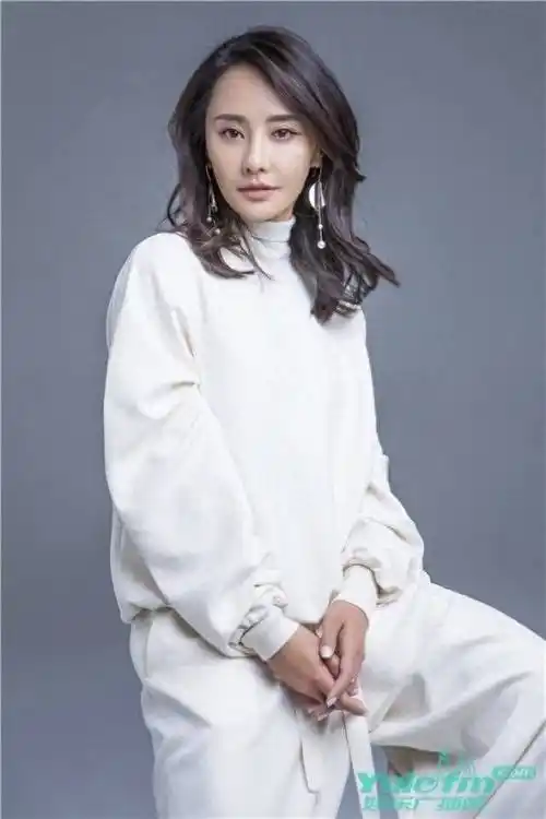 这5位内地女演员,当年在港台剧只能演配角,但却抢了女主风头_角色