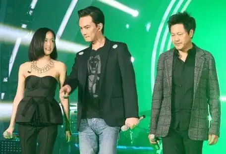 《我为歌狂》 近日,李泉与黄龄被爆恋情,这也是继李泉与朱珠分手近