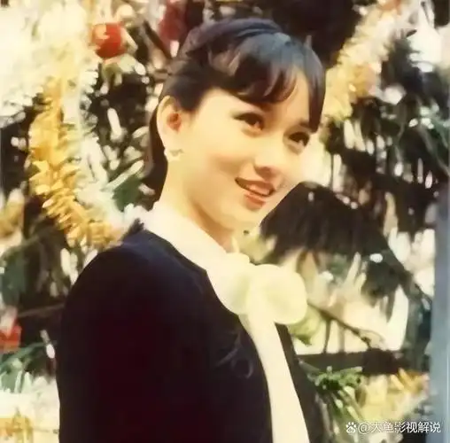 赵雅芝三子现状长子47岁次子44岁小儿子37岁个个让她骄傲