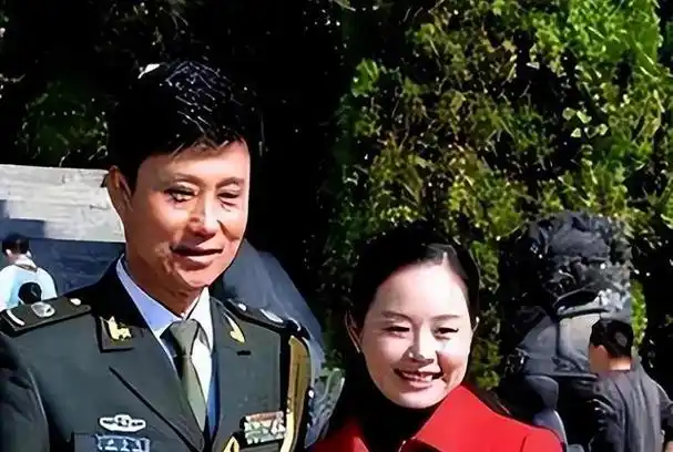 曾经被妻子倒追,最终又被抛弃,著名歌手耿为华的爱情故事令人唏嘘.