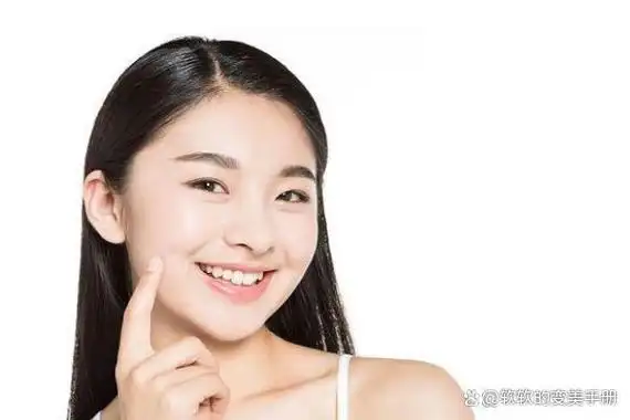 在探讨如何拥有一张抗老的脸型之前,我们首先需要了解为什么某些人看