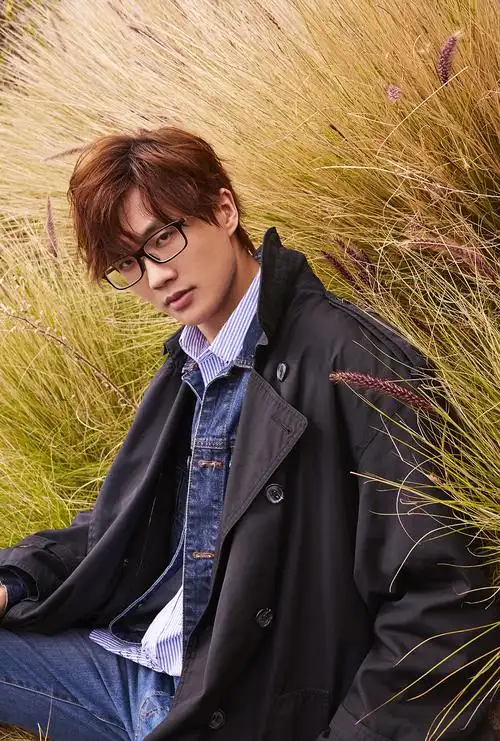 许嵩图片许嵩清新淡然写真图片