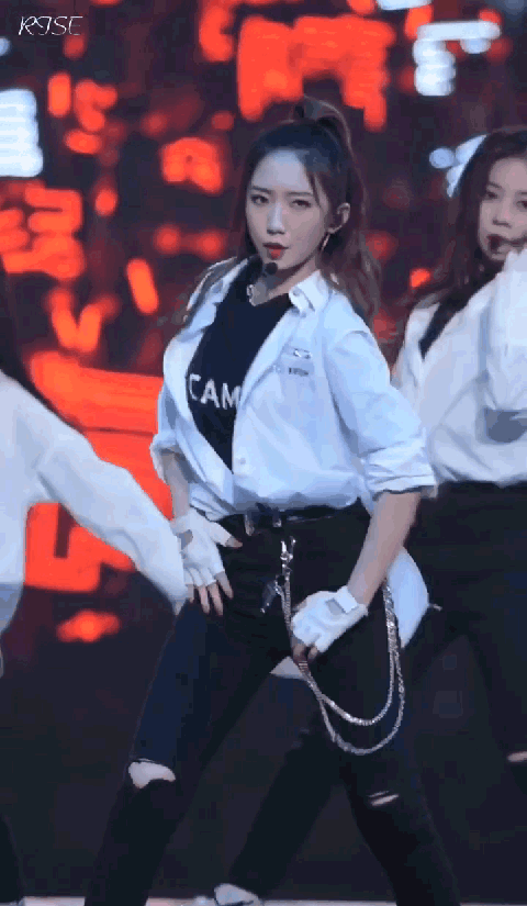 孟美岐跳舞算不算用力过度,有人回答:有力度才好看,你觉得呢?