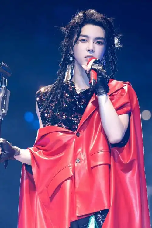 愚人节换头像##华晨宇2024向阳而生##2024华晨宇火星演唱会