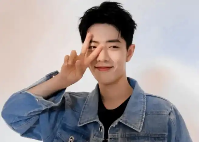 剪刀手的宝贝可爱得冒泡#肖战海边大片花絮##肖战