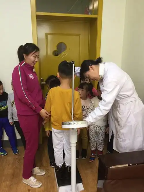 测身高量体重,关注幼儿健康 ——第二幼儿园2017年四季度幼儿身高