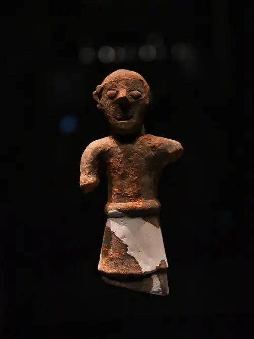 神秘莫测的三星堆,青铜大立人竟是几千年前的"奥特曼"