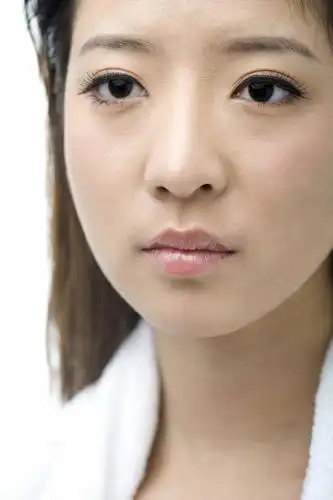 头,脸颊,一个人,竖图,特写,留白,抠图,白色背景,正面,美容,锻炼,中国