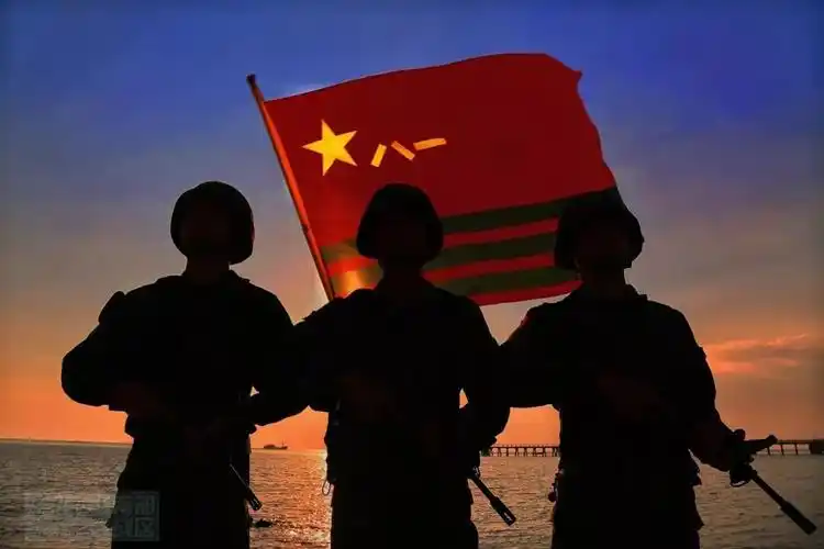 霞光辉映一组剪影带你领略军人风采