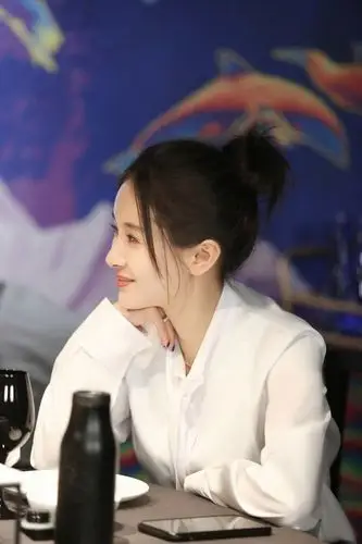 引发大家笑声一片,可爱有趣的互怼日常展现了王子文直率的性格,也体现