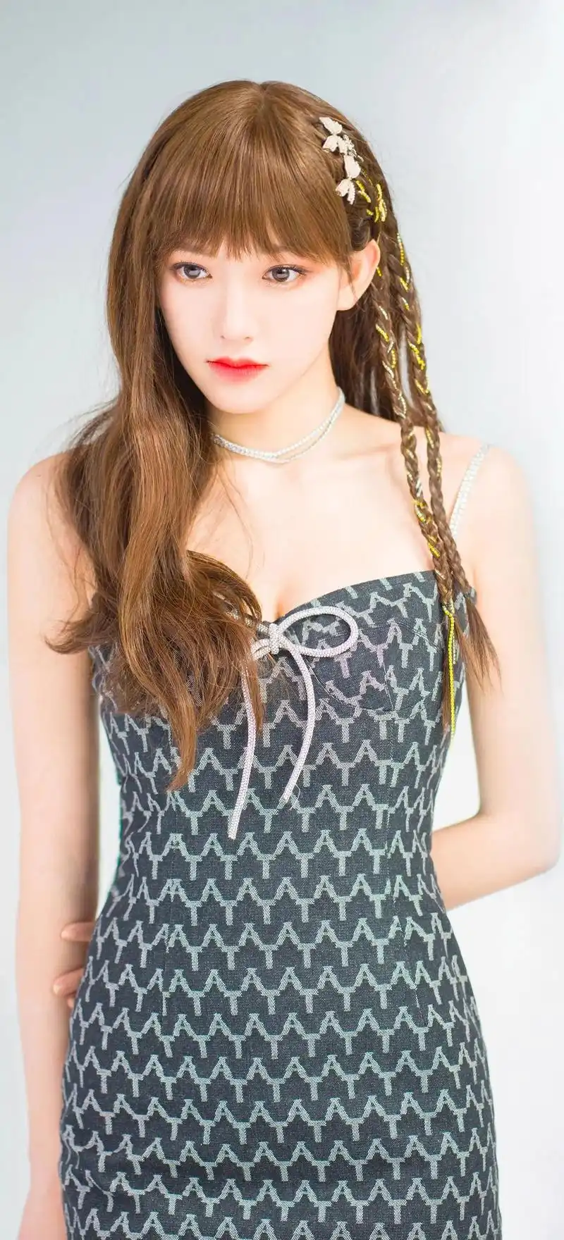 奶潇的就是程潇,她是一个多肉的性感女孩