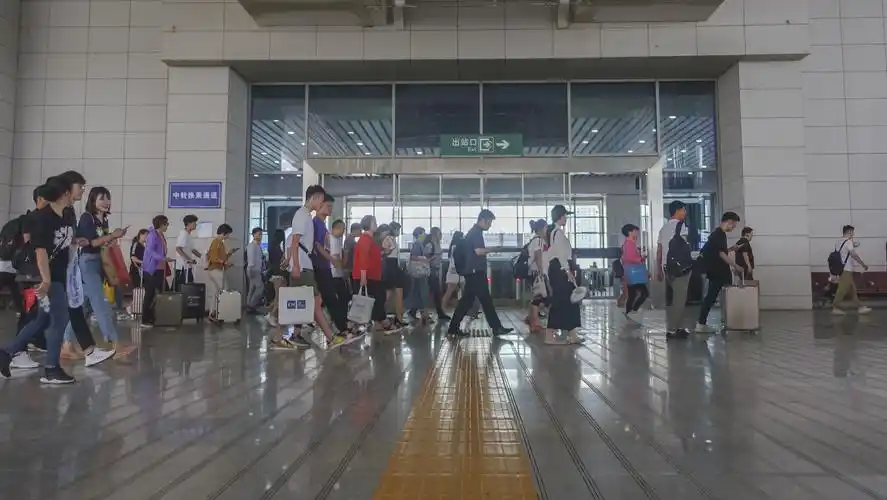 走过2019(四)高铁乘务组