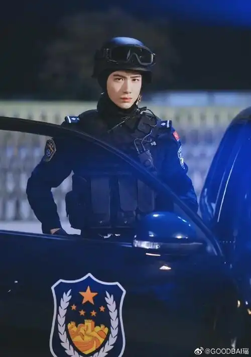 白敬亭又要演警察了##白敬亭南来北往演警察