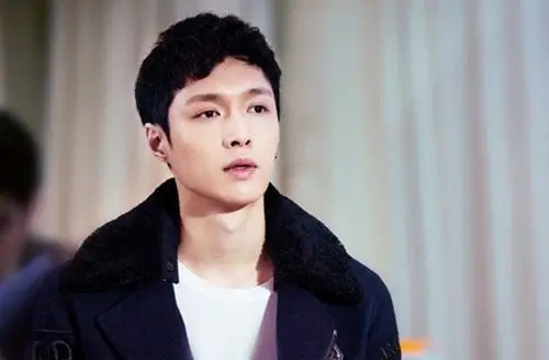 张艺兴发型怎么剪张艺兴帅气发型图片欣赏